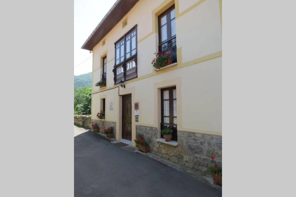 Casa Del Cuetu. Traditional Village House In Asturias Mere Εξωτερικό φωτογραφία