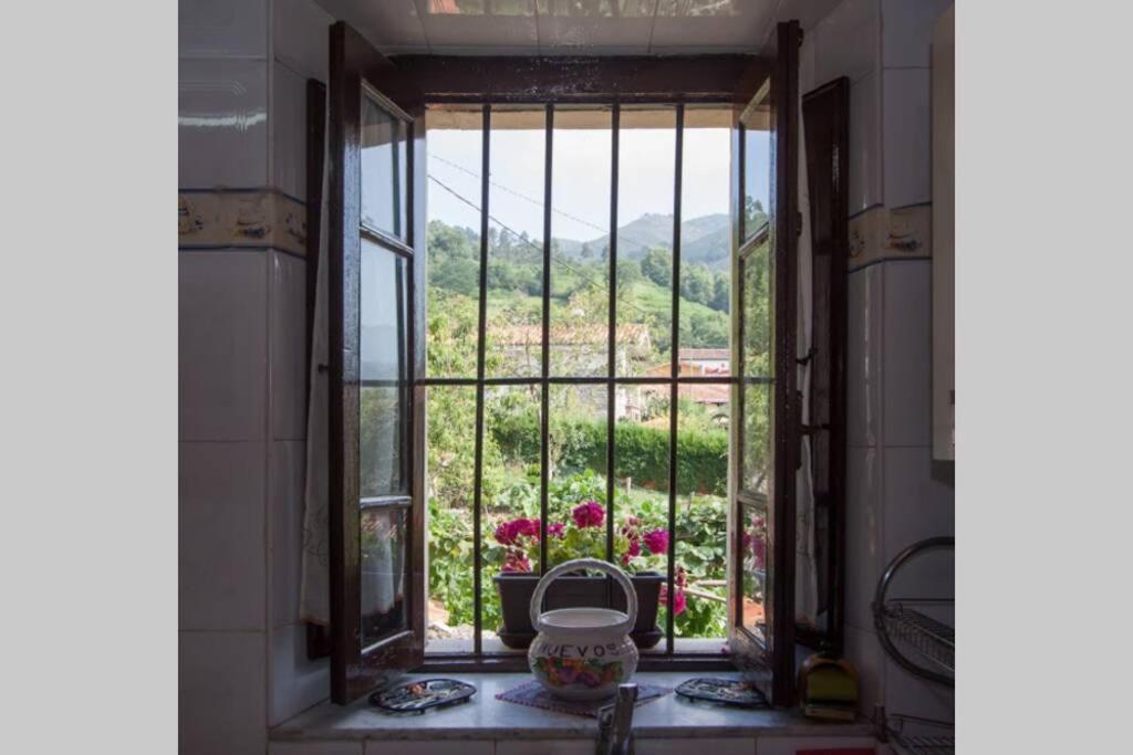 Casa Del Cuetu. Traditional Village House In Asturias Mere Εξωτερικό φωτογραφία
