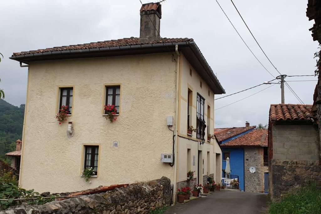 Casa Del Cuetu. Traditional Village House In Asturias Mere Εξωτερικό φωτογραφία